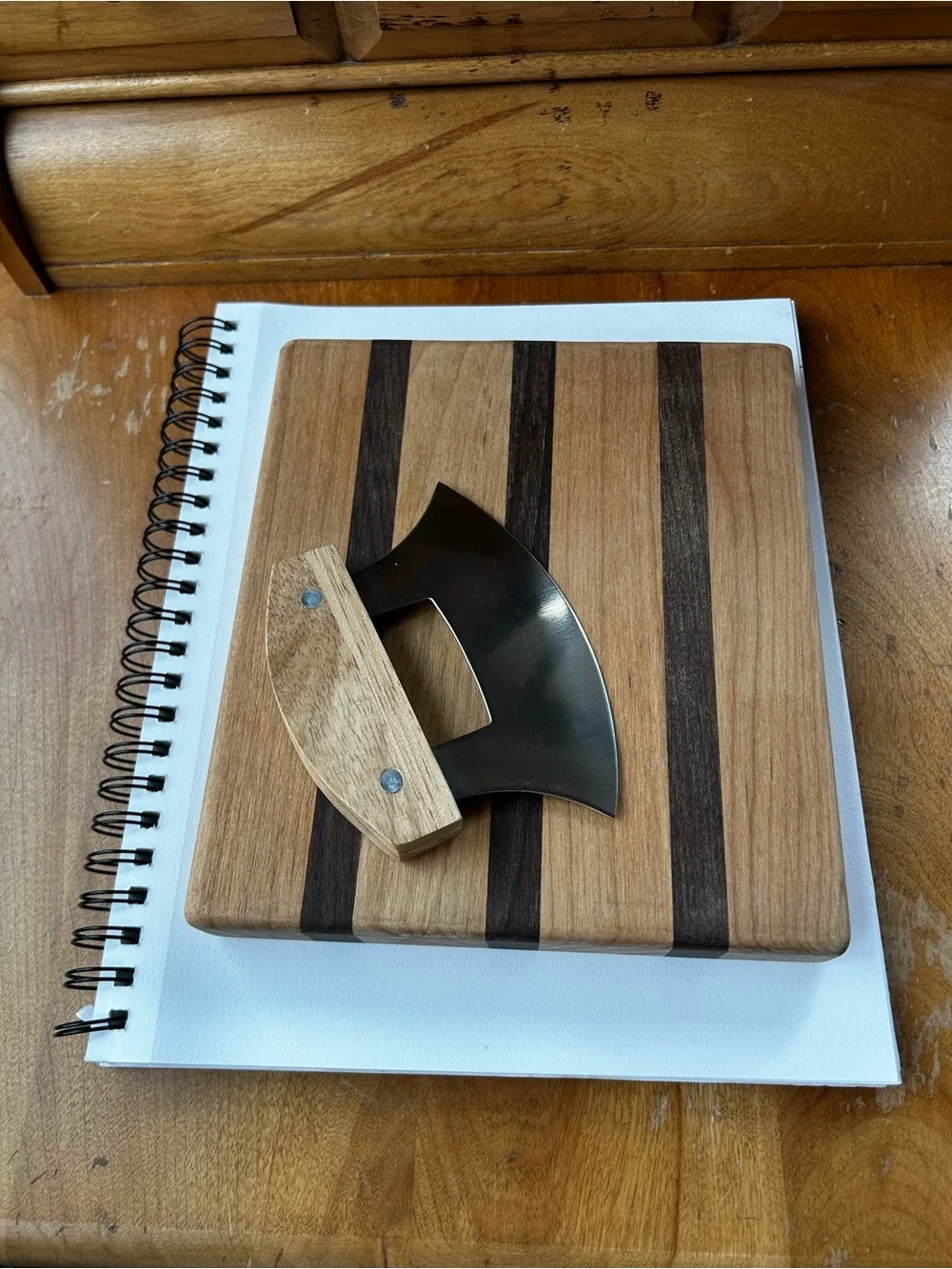 Alaska Wood Handle Mezzaluna Knife with Striped Cutting Board